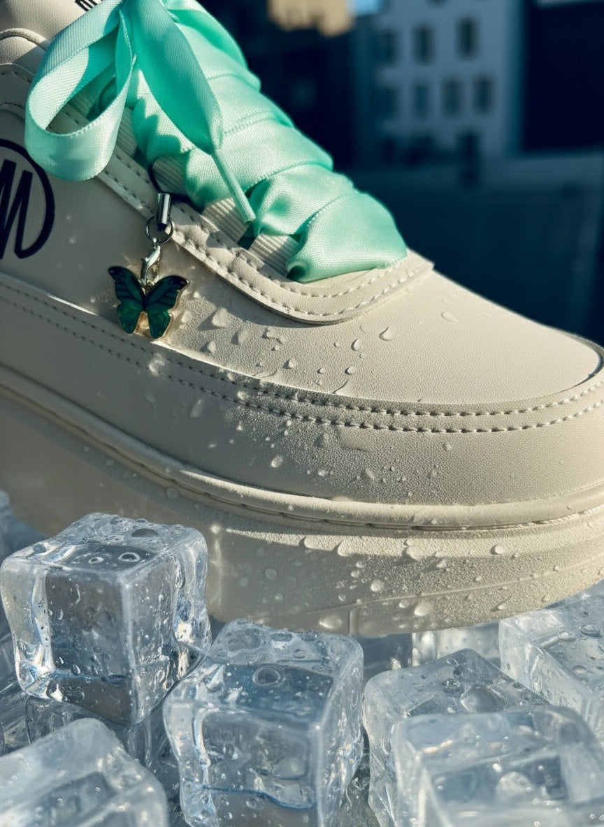 Chaussures Mpandanjila avec lacets en ruban rouge ou autre…