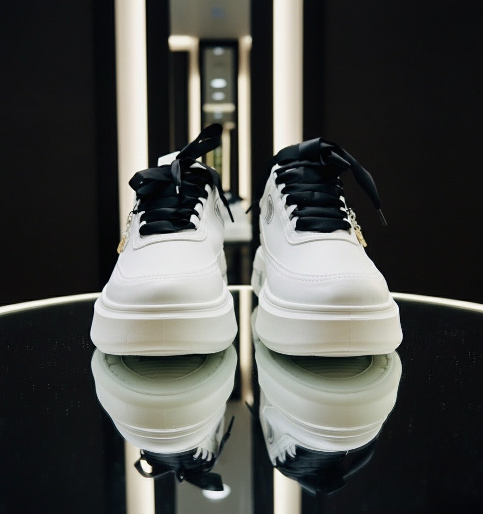 Chaussures Mpandanjila avec lacets en ruban rouge ou autre…