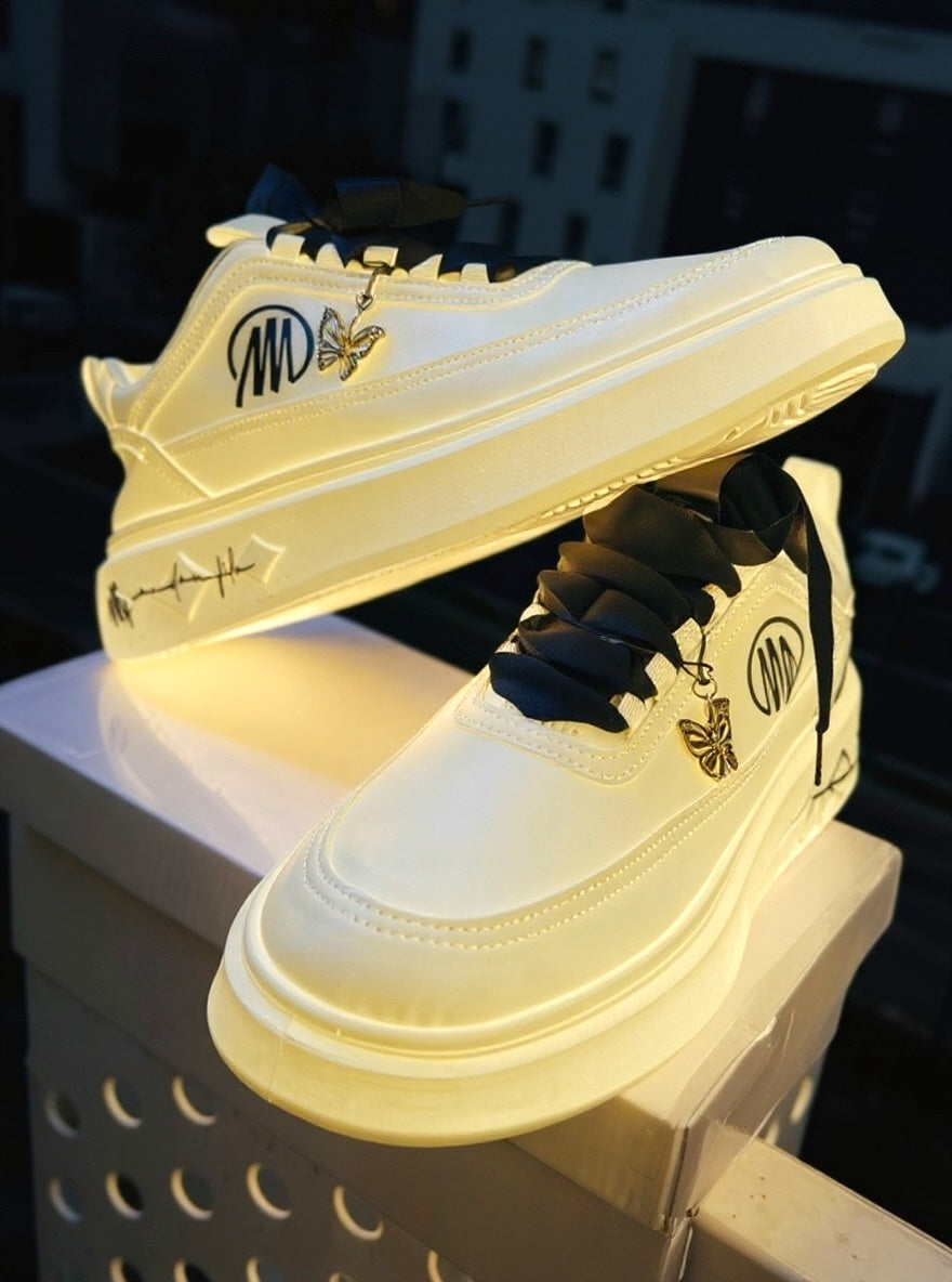 Chaussures Mpandanjila avec lacets en ruban rouge ou autre…