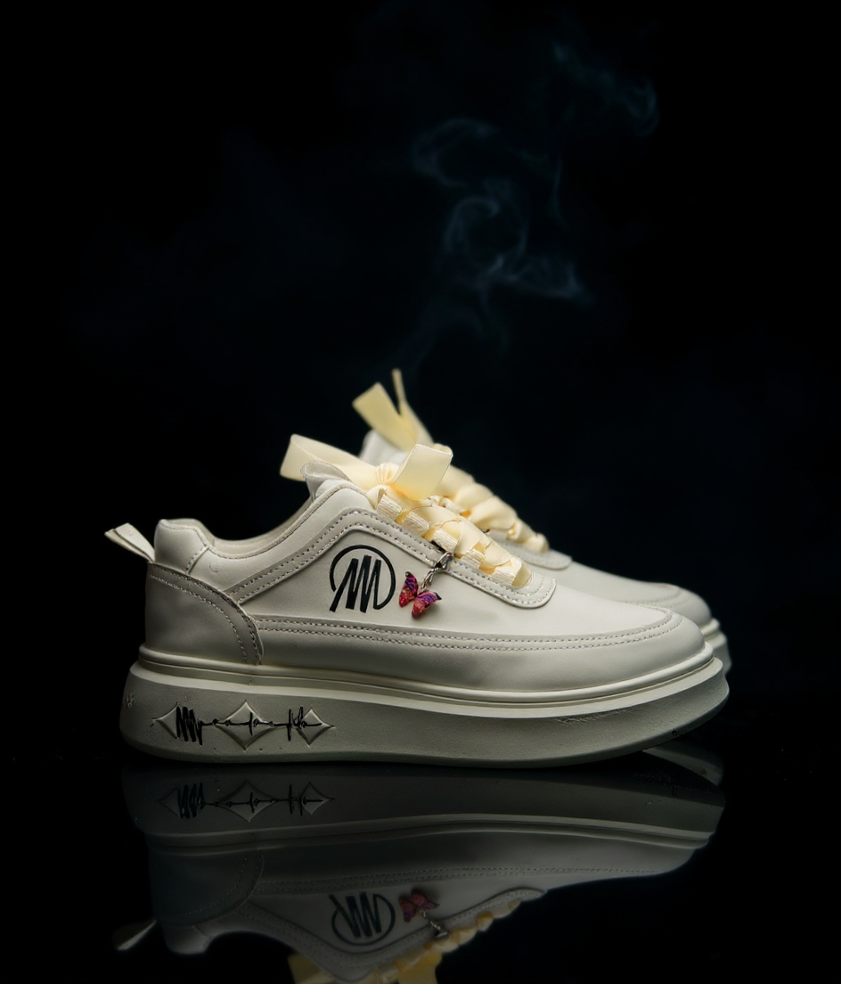 Chaussures Mpandanjila avec lacets en ruban rouge ou autre…